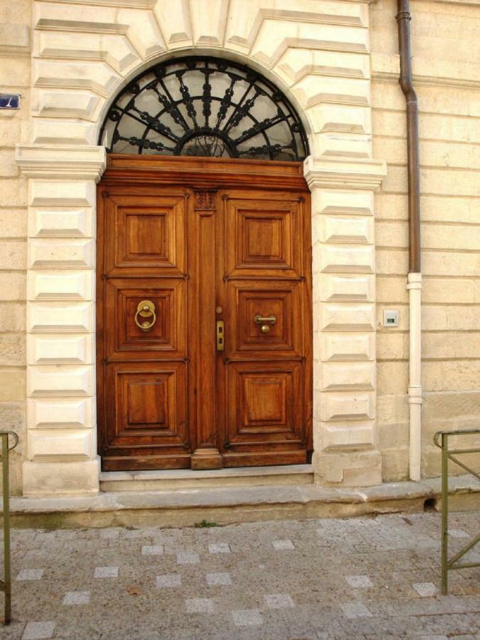 Appartement Dans Hotel De Flaux ユゼ エクステリア 写真